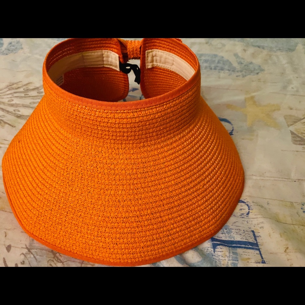 Wide visor in orange with bow